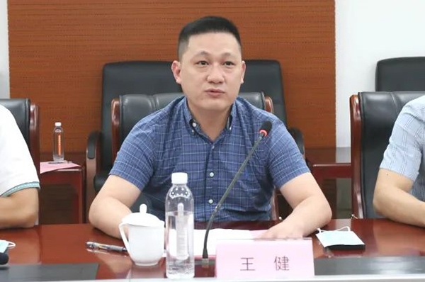 �������̕������L������B�������̕��śr